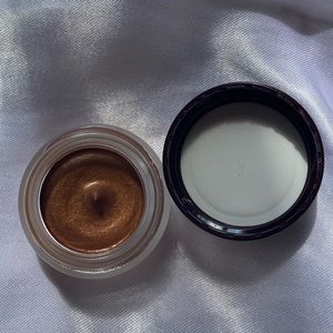 Charlotte Tilbury- Eyes to mesmerize eyeshadow